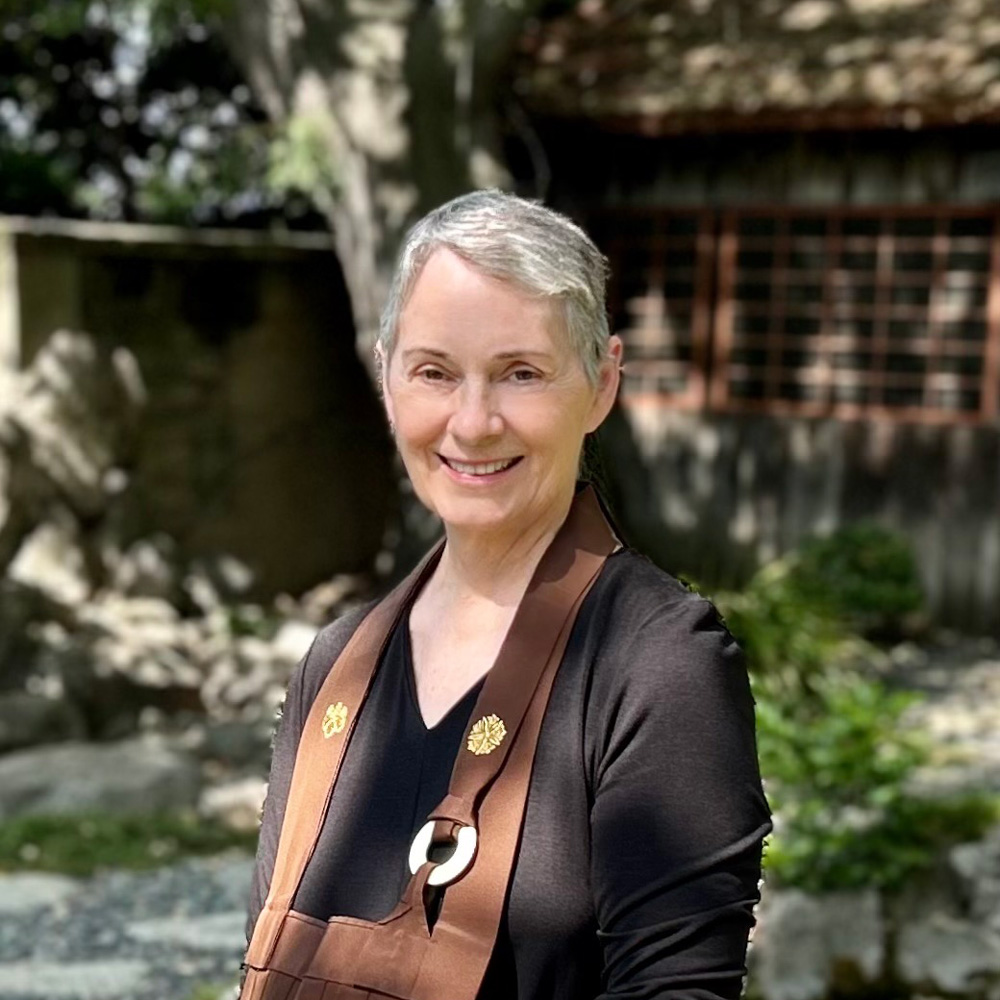 Karen Maezen Miller headshot